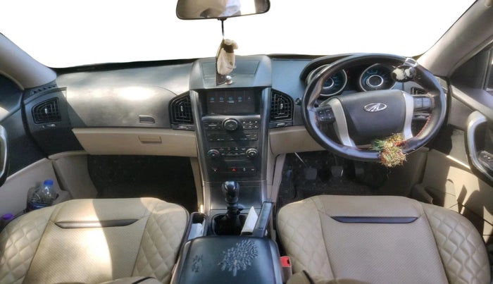 2017 Mahindra XUV500 W6, Diesel, Manual, 1,54,066 km, interior