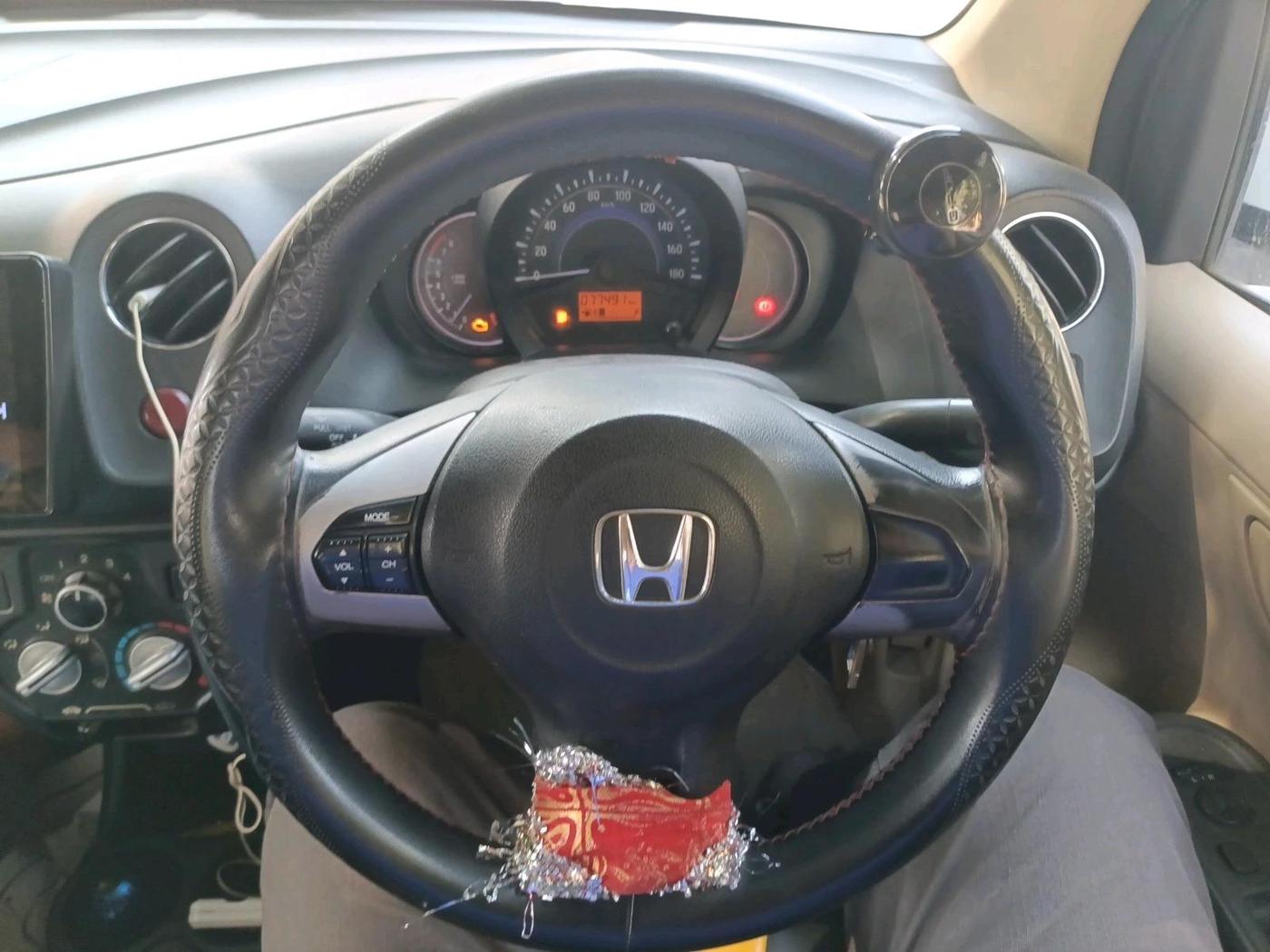 2015 Honda Amaze 1.2L I-VTEC S, CNG, Manual, 77,491 km, interior