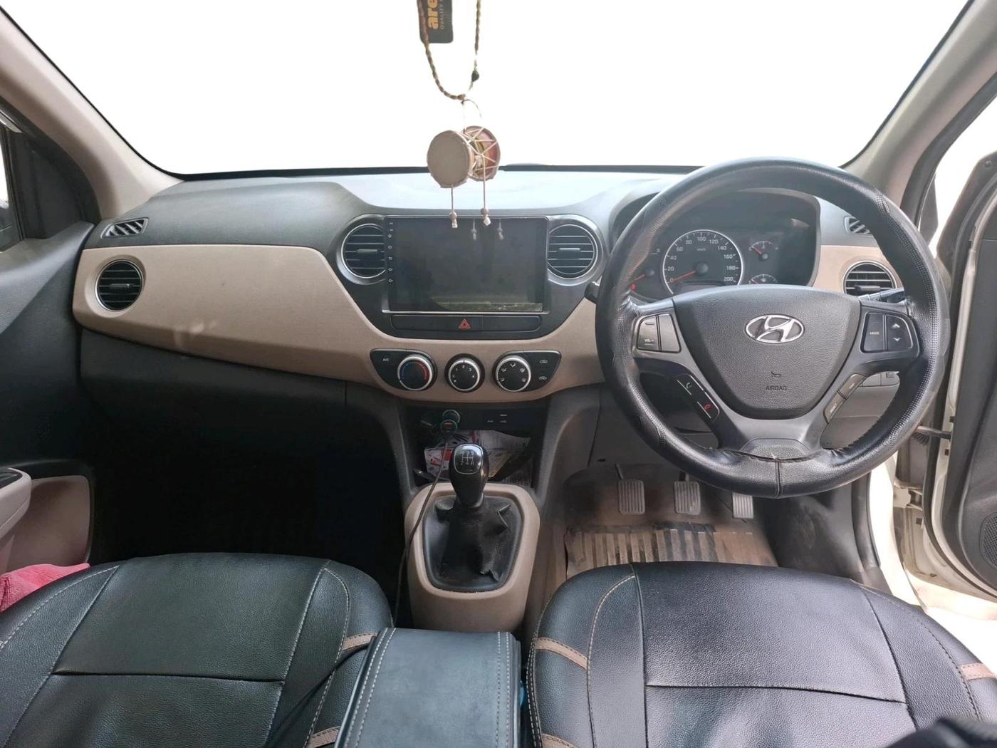 2018 Hyundai Grand i10 MAGNA 1.2 KAPPA VTVT, Petrol, Manual, 1,19,907 km, interior