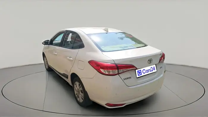 2018 Toyota YARIS V CVT, Petrol, Automatic, 93,152 km, exterior