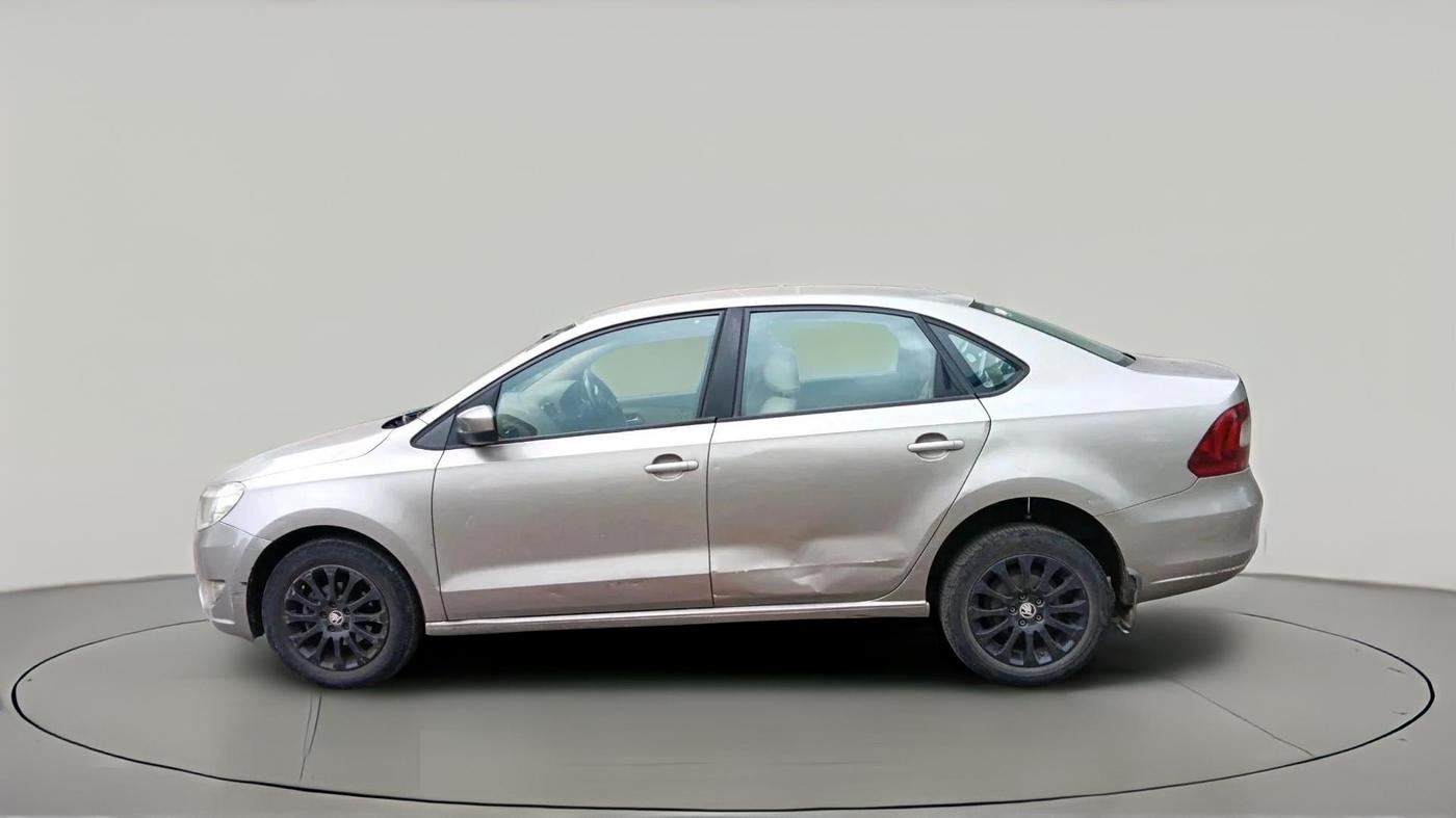 2015 Skoda Rapid AMBITION 1.5 TDI AT, Diesel, Automatic, 1,58,593 km, exterior