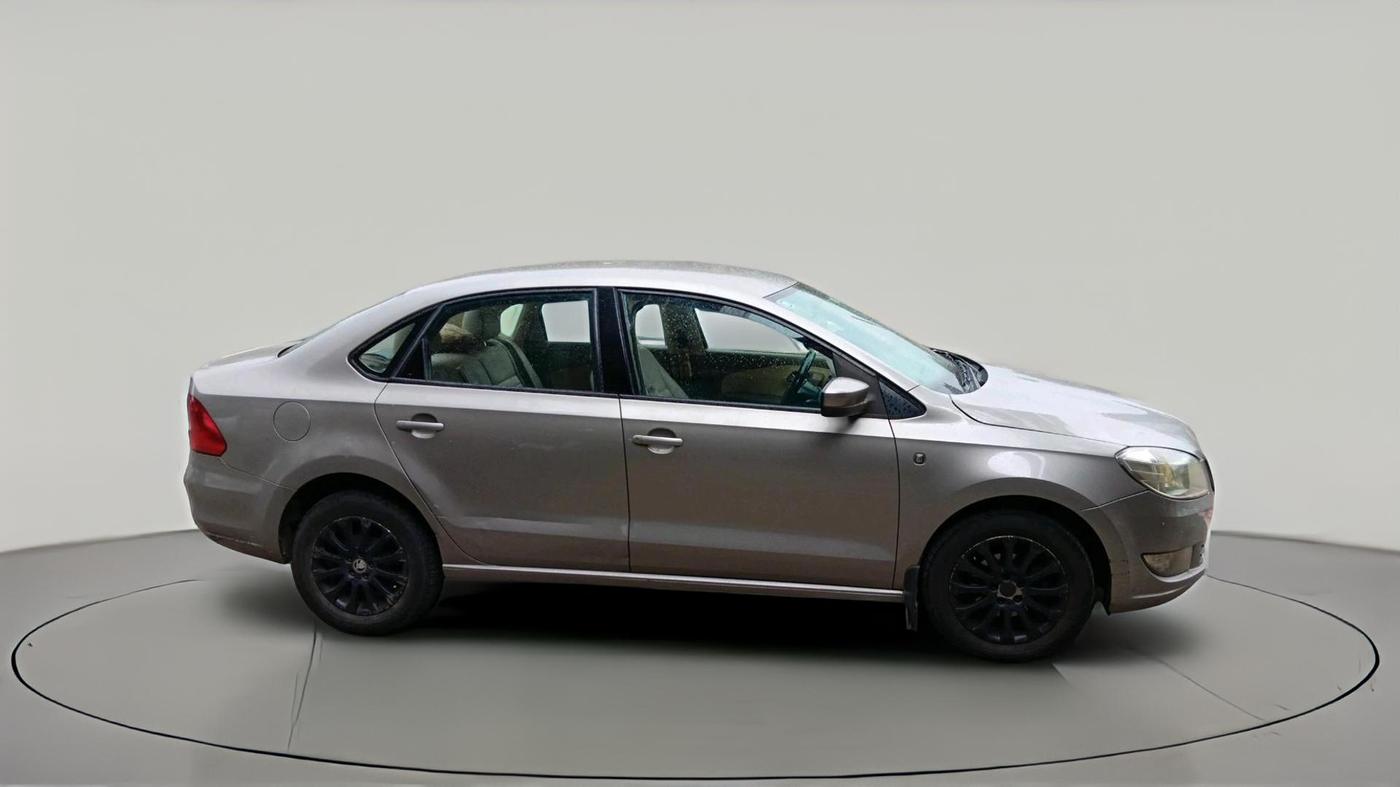 2015 Skoda Rapid AMBITION 1.5 TDI AT, Diesel, Automatic, 1,58,593 km, exterior