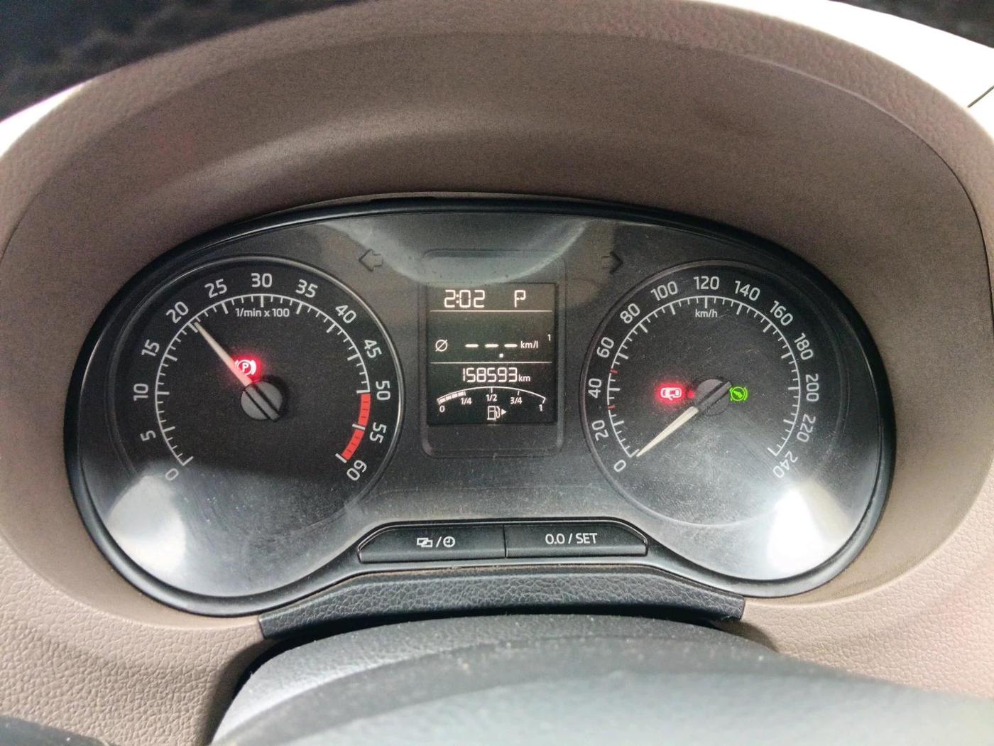 2015 Skoda Rapid AMBITION 1.5 TDI AT, Diesel, Automatic, 1,58,593 km, interior