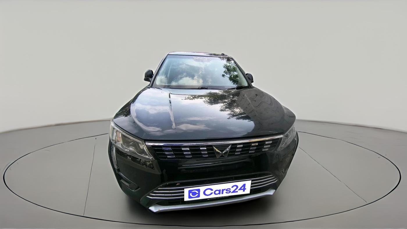 2024 Mahindra XUV300 W8 1.2 PETROL, Petrol, Manual, 30,995 km, exterior