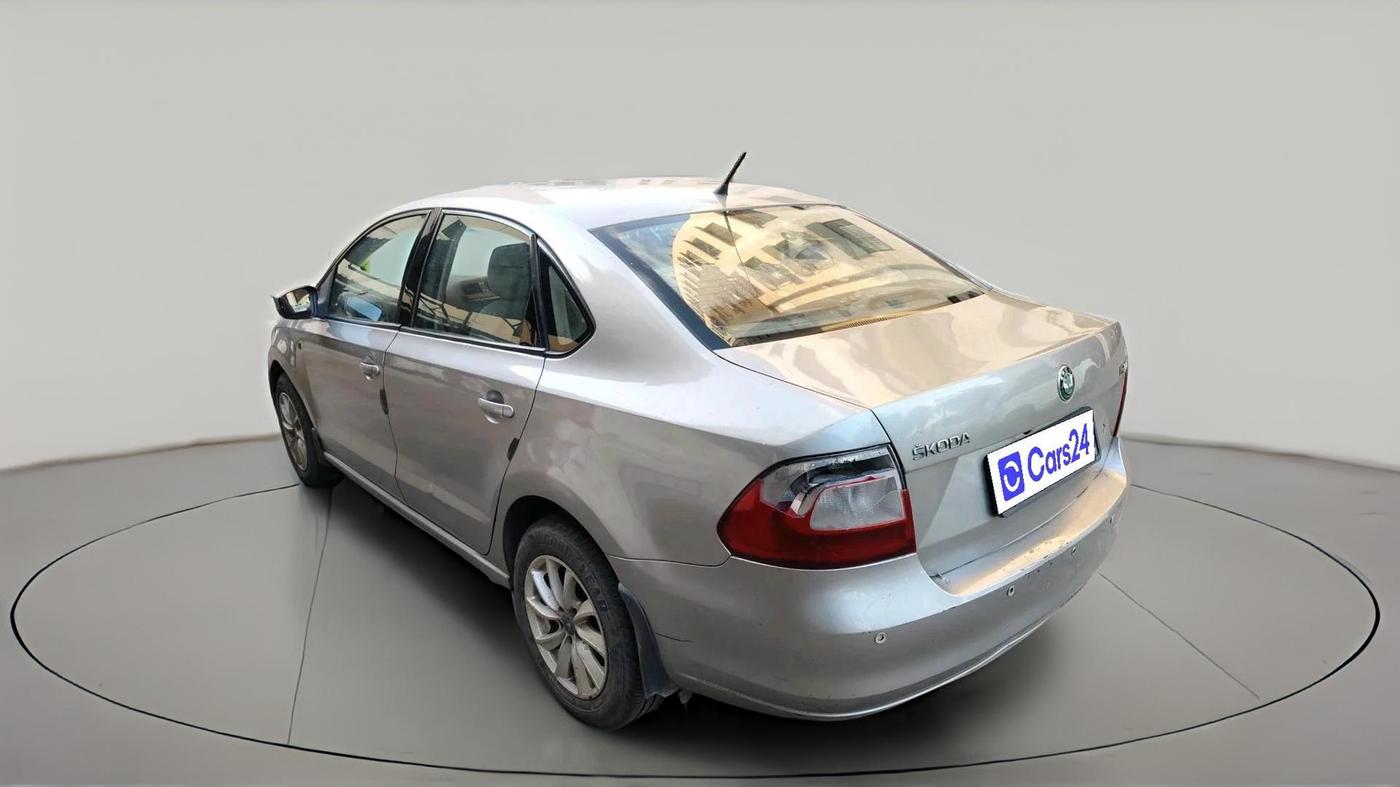 2012 Skoda Rapid AMBITION 1.6 TDI CR MT, Diesel, Manual, 1,48,859 km, exterior