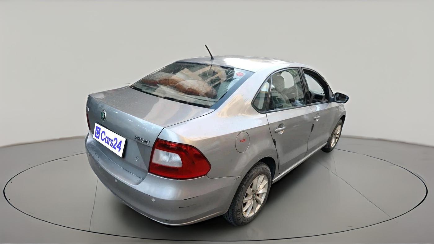 2012 Skoda Rapid AMBITION 1.6 TDI CR MT, Diesel, Manual, 1,48,859 km, exterior