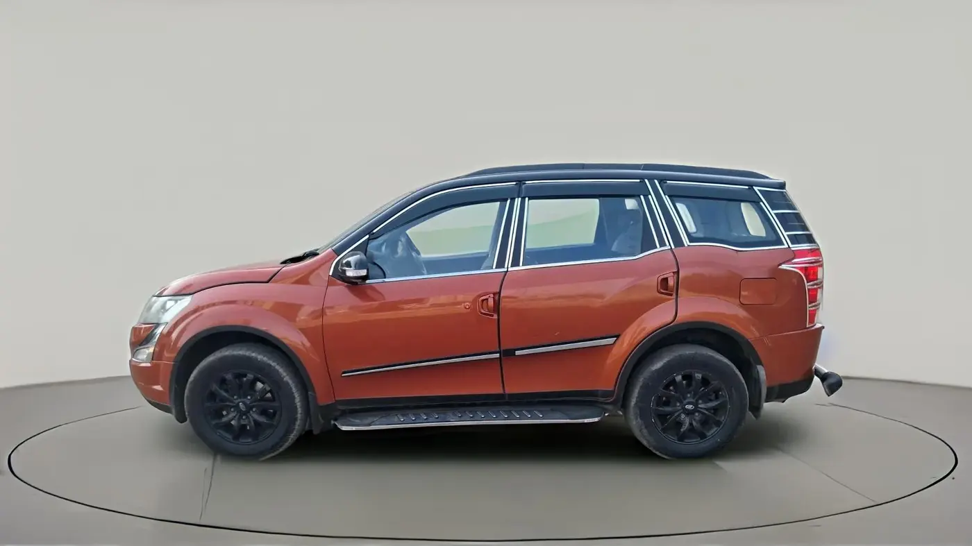 2016 Mahindra XUV500 W10, Diesel, Manual, 1,70,221 km, exterior