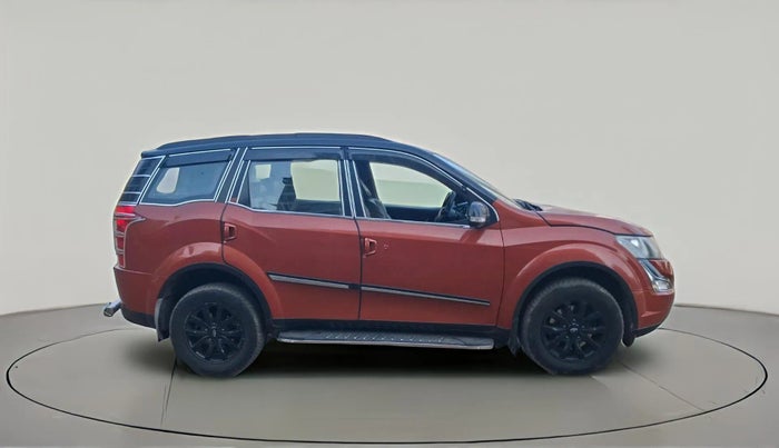 2016 Mahindra XUV500 W10, Diesel, Manual, 1,70,221 km, exterior