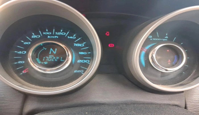 2016 Mahindra XUV500 W10, Diesel, Manual, 1,70,221 km, interior