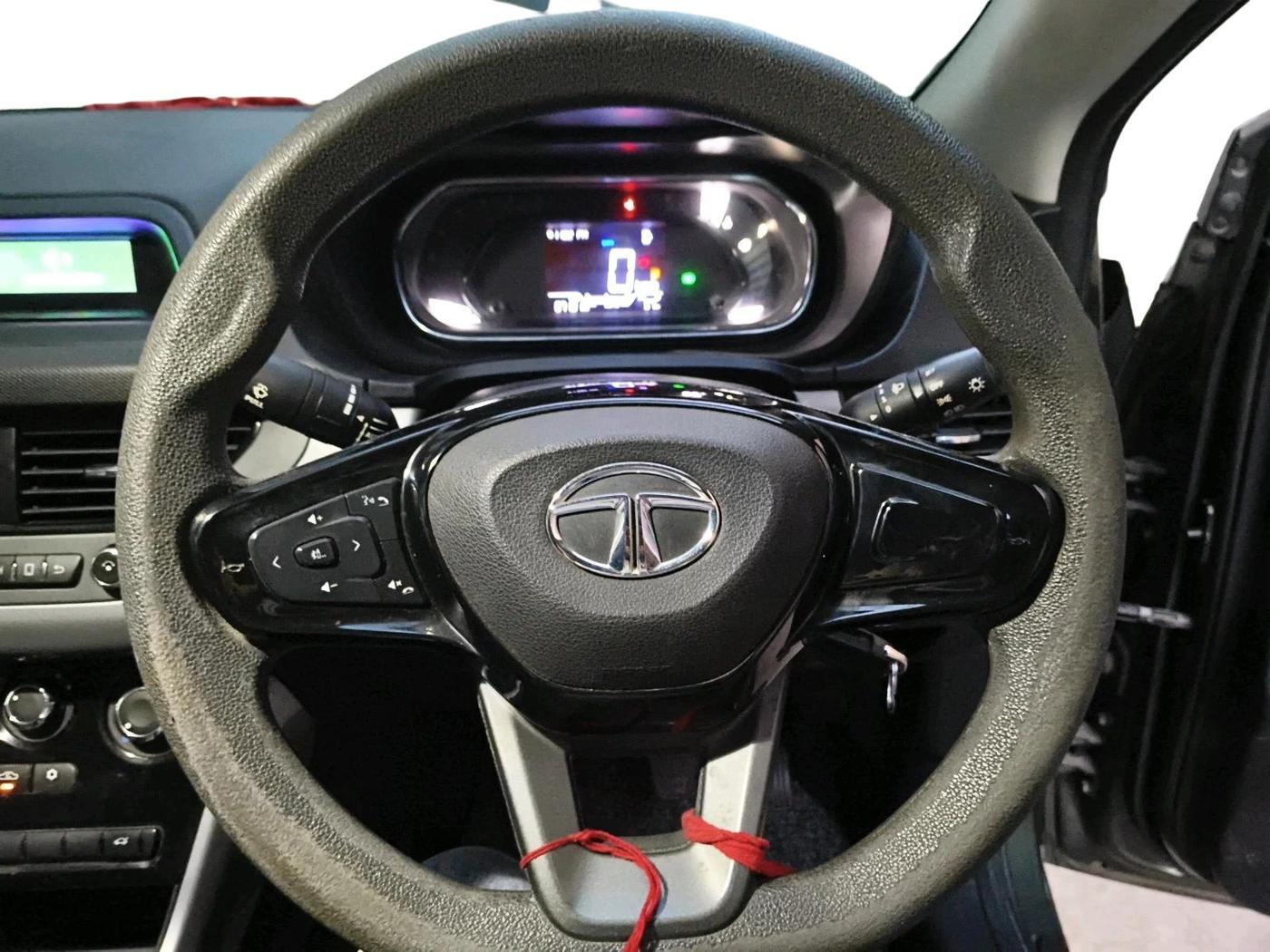 2020 Tata NEXON XM SUNROOF PETROL, Petrol, Manual, 87,181 km, interior