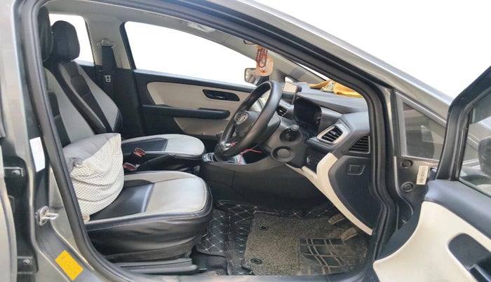 2022 Tata ALTROZ XT PETROL, Petrol, Manual, 33,548 km, interior