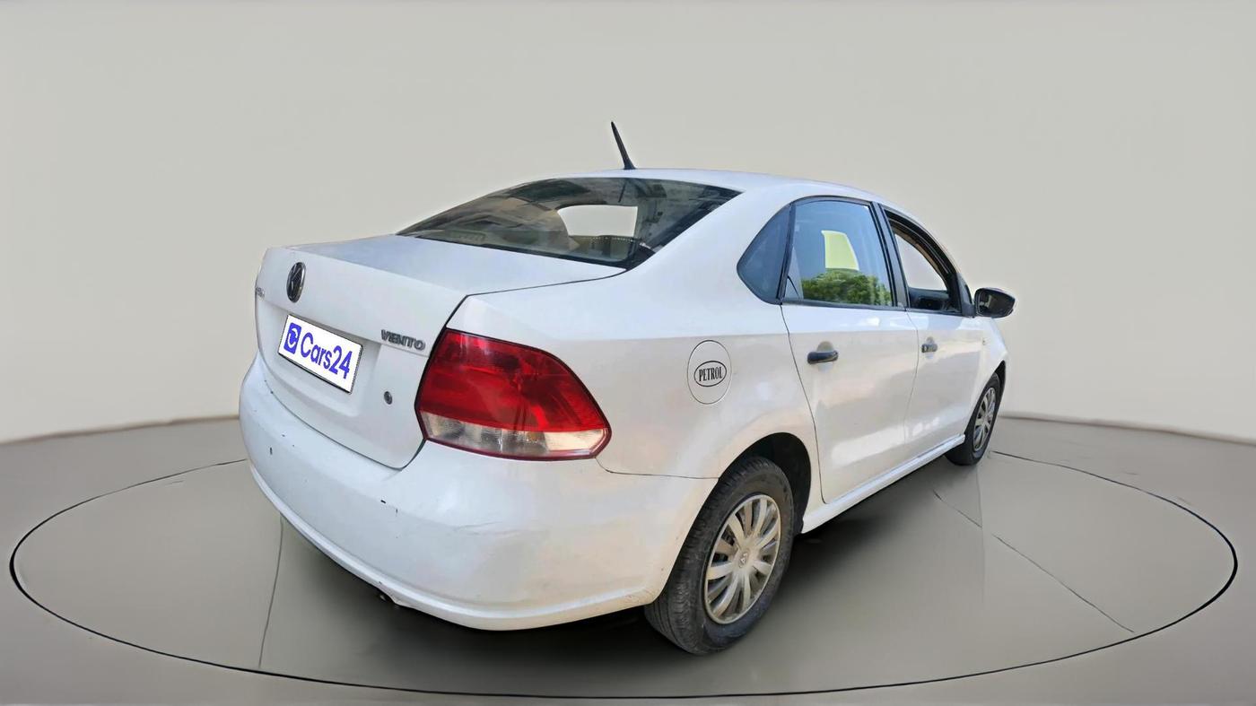 2011 Volkswagen Vento TRENDLINE 1.6, Petrol, Manual, 1,08,977 km, exterior