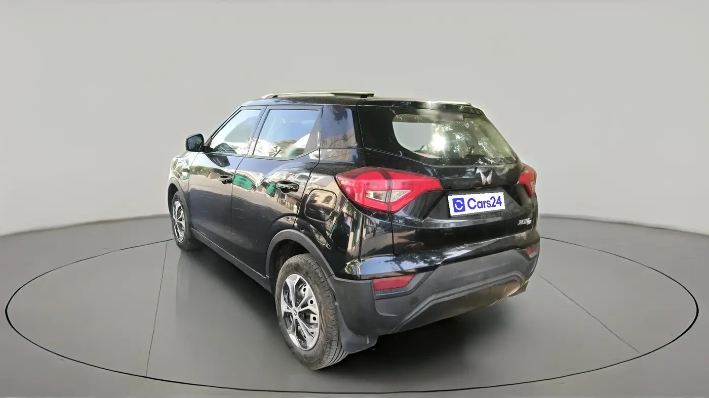 2024 Mahindra XUV300 1.2 W2 MT, Petrol, Manual, 14,492 km, exterior