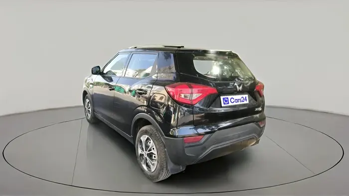 2024 Mahindra XUV300 1.2 W2 MT, Petrol, Manual, 14,492 km, exterior