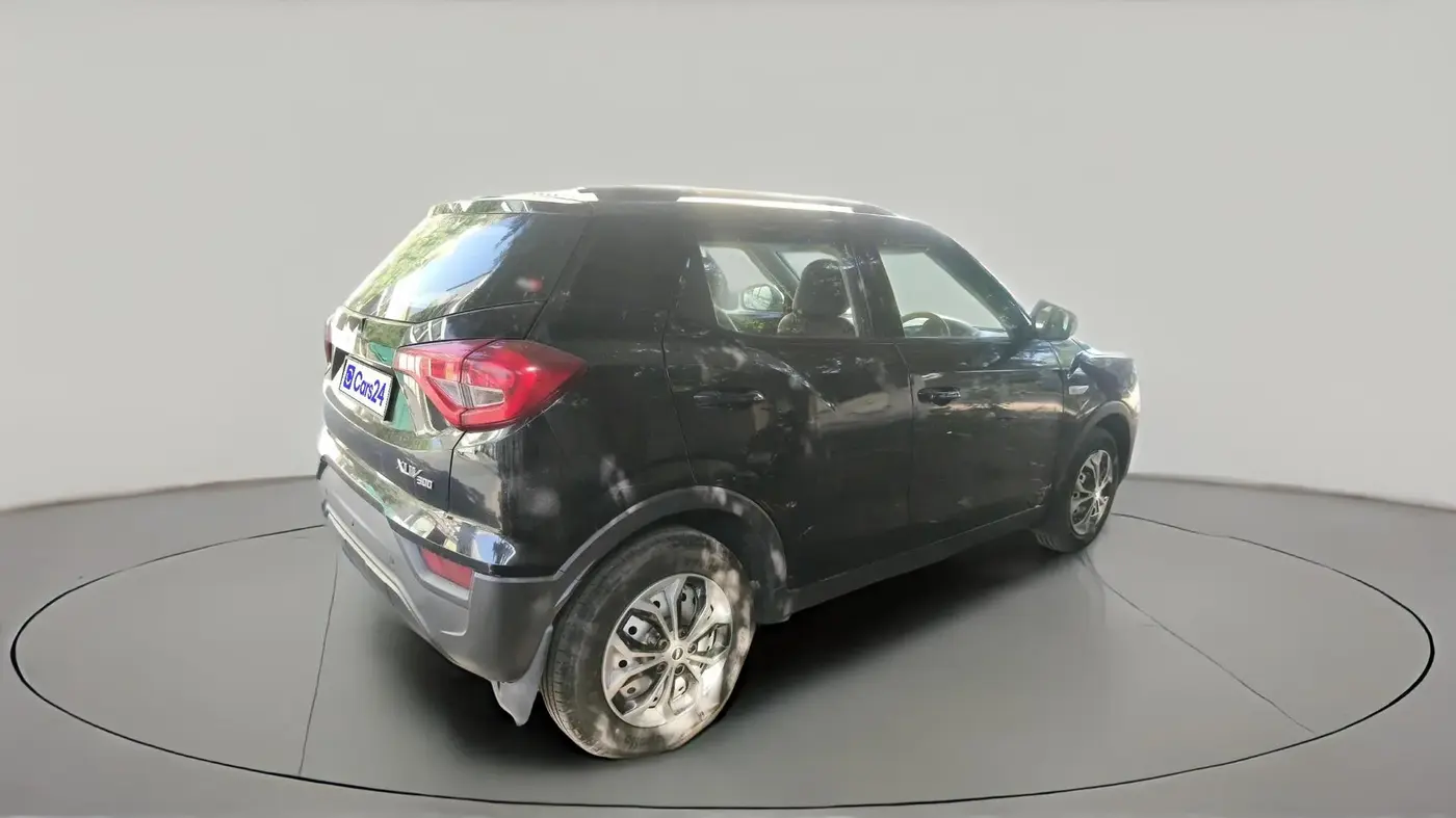 2024 Mahindra XUV300 1.2 W2 MT, Petrol, Manual, 14,492 km, exterior