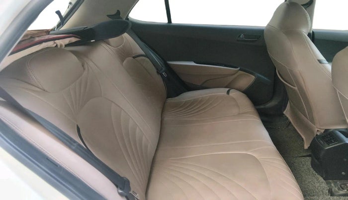 2016 Hyundai Grand i10 MAGNA 1.2 KAPPA VTVT, Petrol, Manual, 1,07,444 km, interior