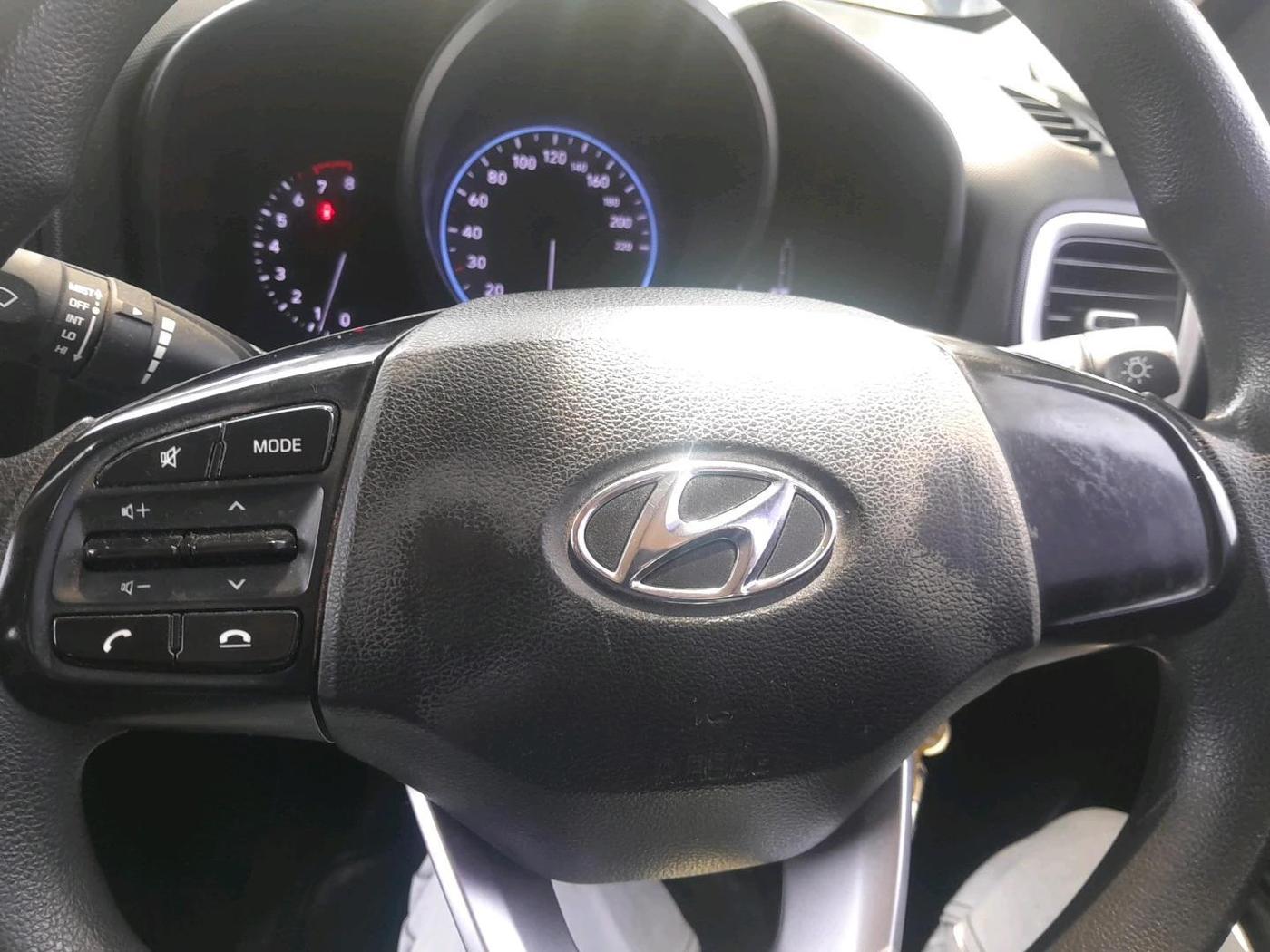 2020 Hyundai VENUE S 1.2, CNG, Manual, 72,293 km, interior