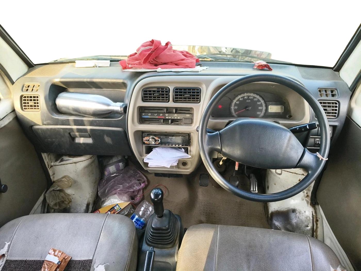 2011 Maruti Eeco 7 STR, CNG, Manual, 2,41,751 km, interior