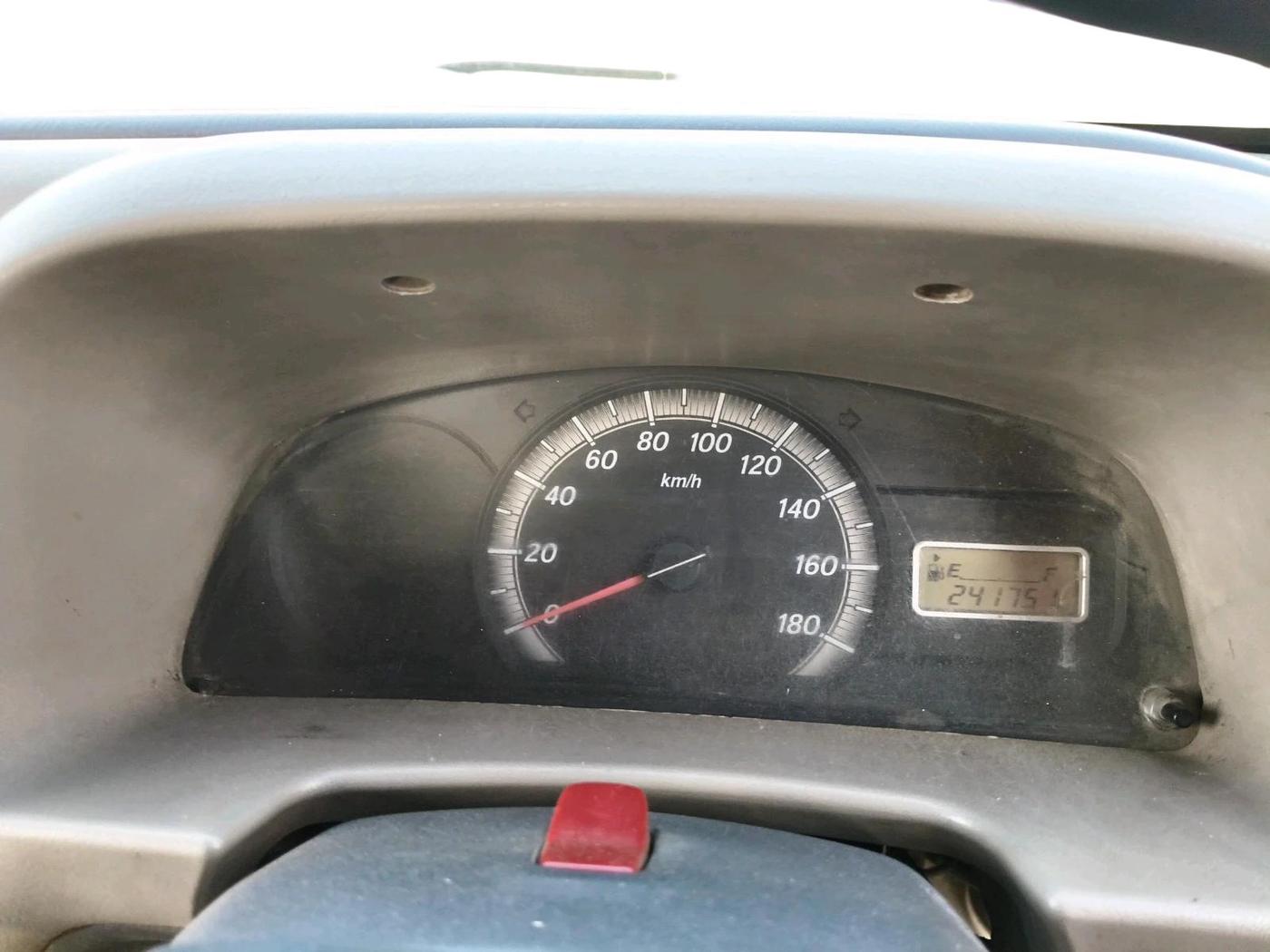 2011 Maruti Eeco 7 STR, CNG, Manual, 2,41,751 km, interior