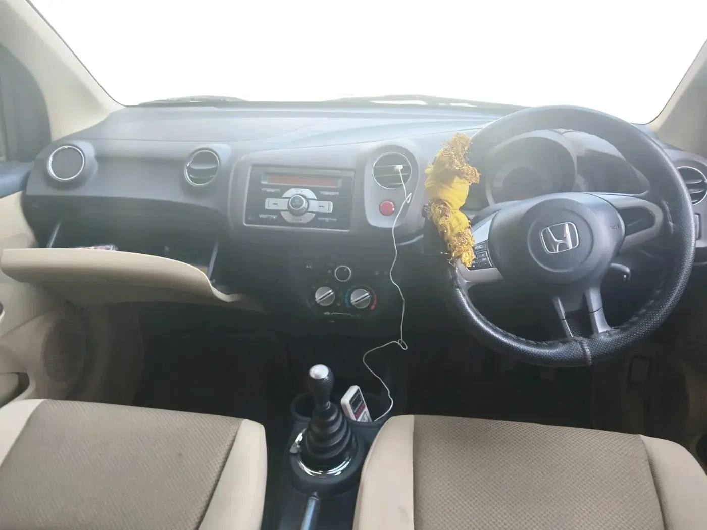 2013 Honda Brio V MT, Petrol, Manual, 78,755 km, interior