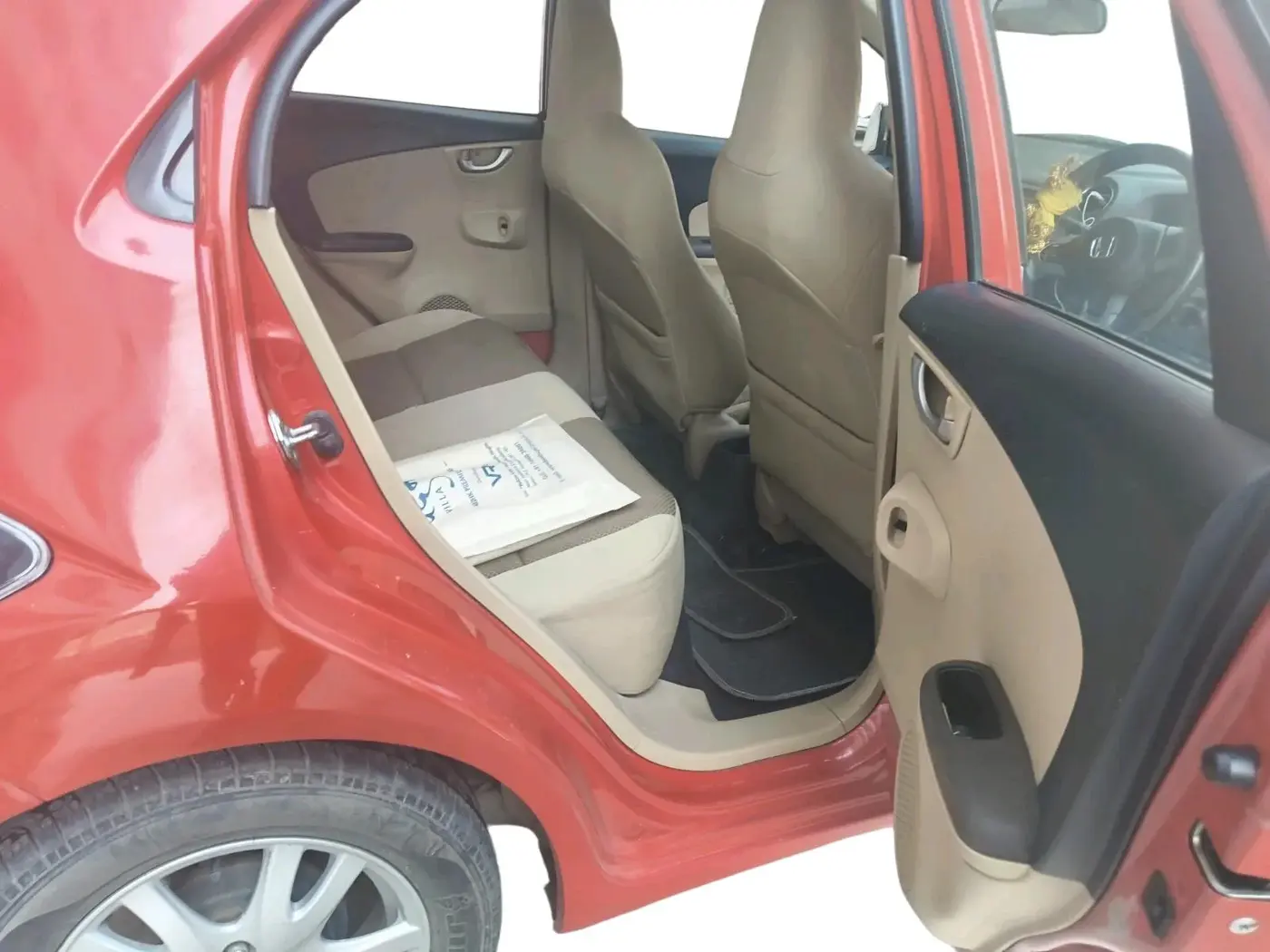 2013 Honda Brio V MT, Petrol, Manual, 78,755 km, interior