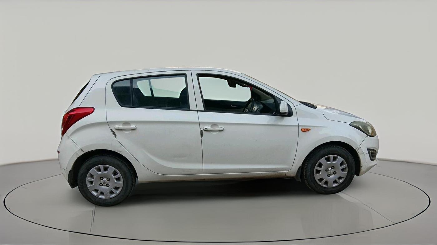 2013 Hyundai i20 MAGNA 1.4 CRDI, Diesel, Manual, 1,31,035 km, exterior