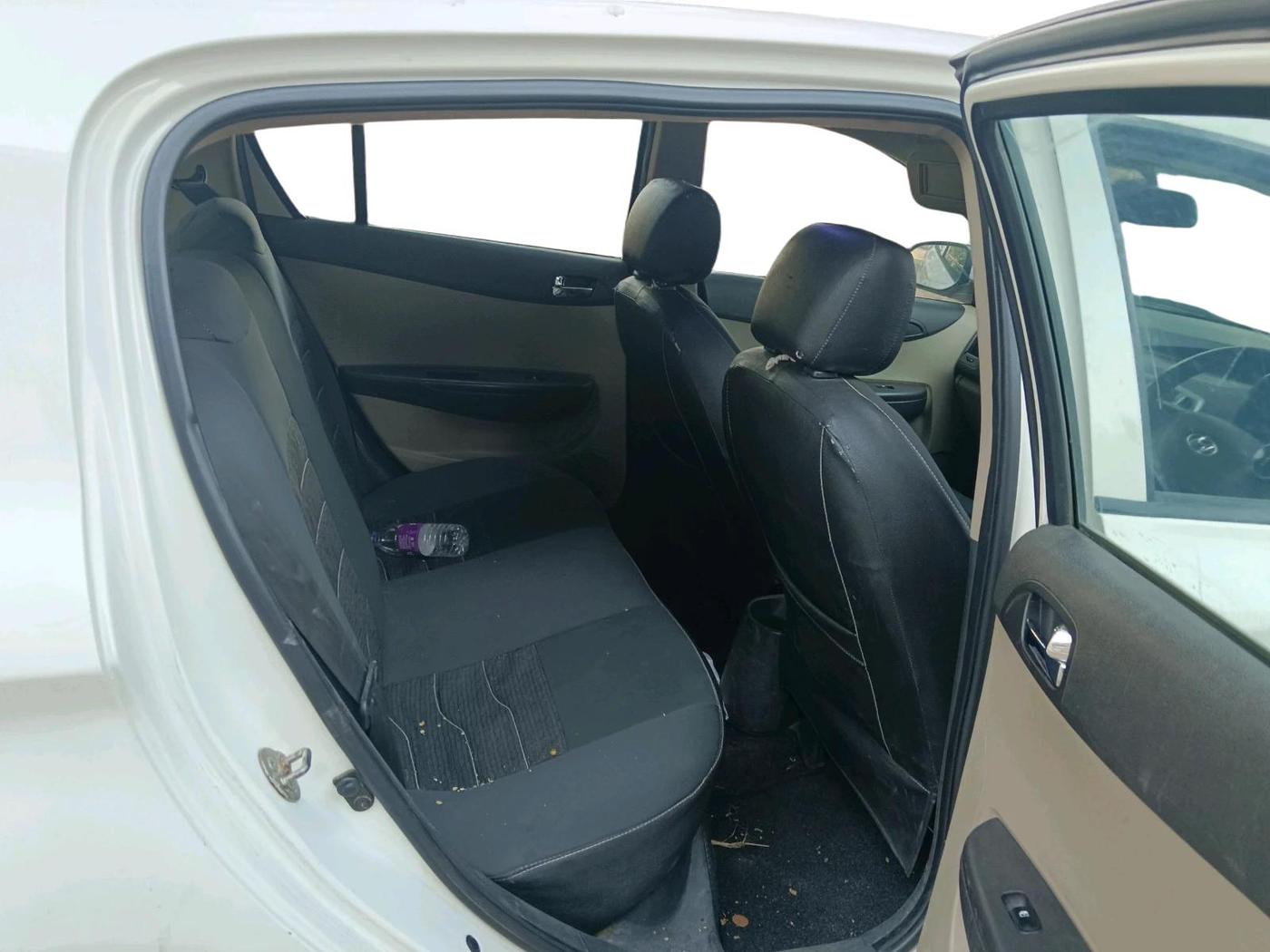 2013 Hyundai i20 MAGNA 1.4 CRDI, Diesel, Manual, 1,31,035 km, interior