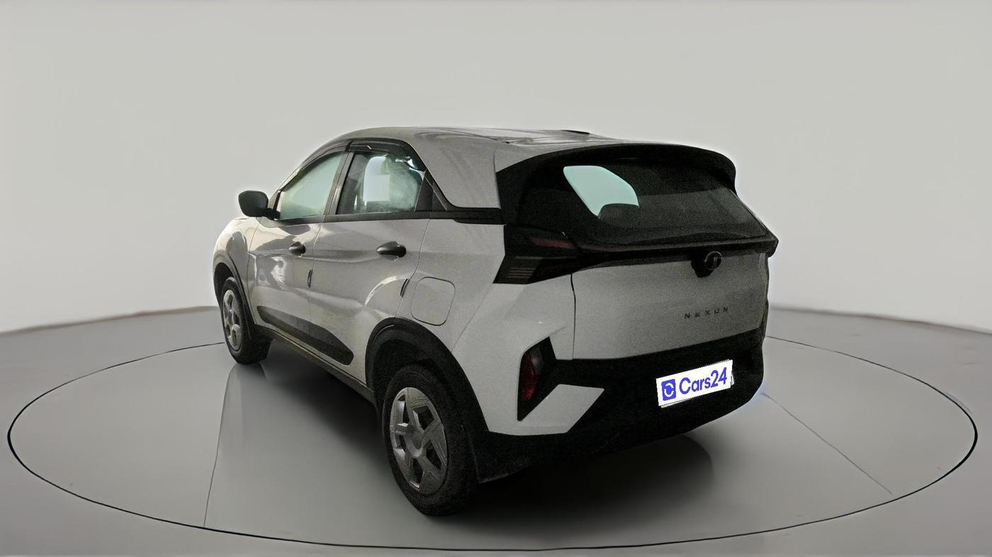 2025 Tata NEXON Smart Plus 1.2 Revotron 6 AMT, Petrol, Automatic, 17,539 km, exterior