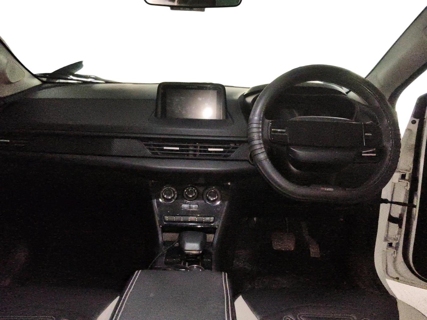 2025 Tata NEXON Smart Plus 1.2 Revotron 6 AMT, Petrol, Automatic, 17,539 km, interior