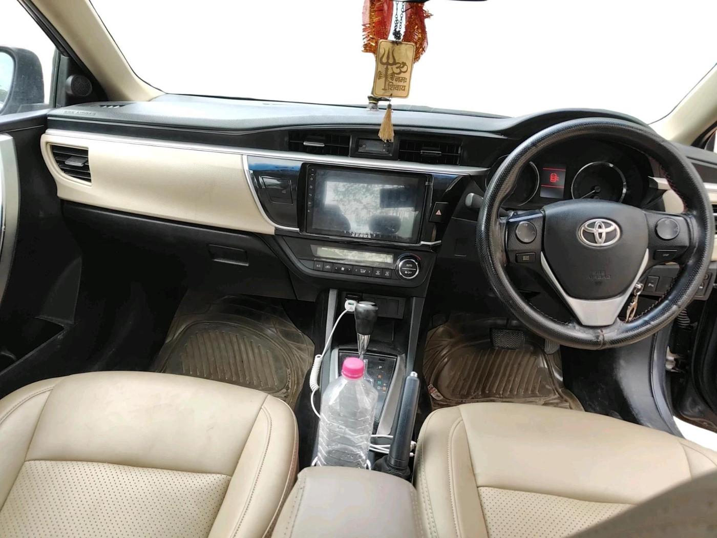 2015 Toyota Corolla Altis G CVT PETROL, Petrol, Automatic, 1,64,044 km, interior
