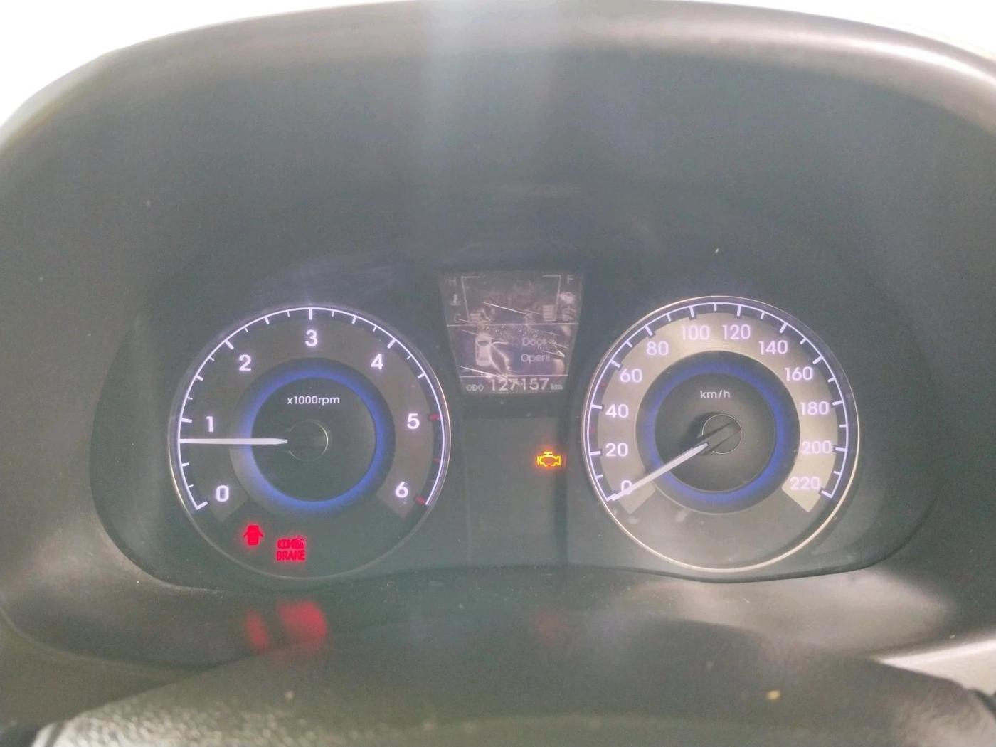 2014 Hyundai Verna FLUIDIC 1.6 CRDI SX, Diesel, Manual, 1,27,157 km, interior