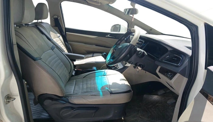 2019 Mahindra MARAZZO M6 8 STR, Diesel, Manual, 1,48,570 km, interior