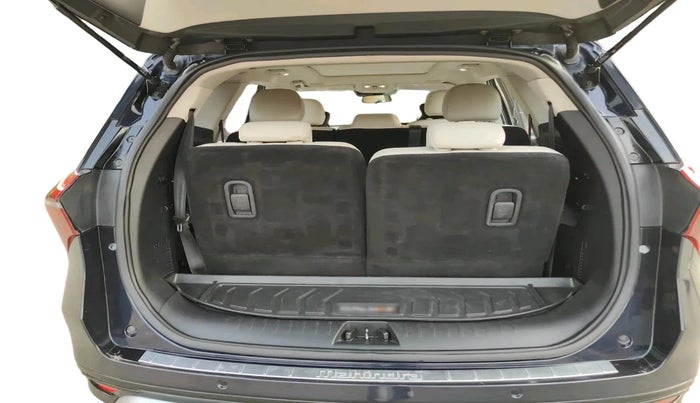 2023 Mahindra XUV700 AX 7 LUXURY D AT 7 STR, Diesel, Automatic, 68,341 km, exterior