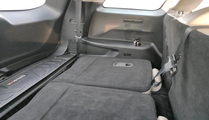 2023 Mahindra XUV700 AX 7 LUXURY D AT 7 STR, Diesel, Automatic, 68,341 km, interior