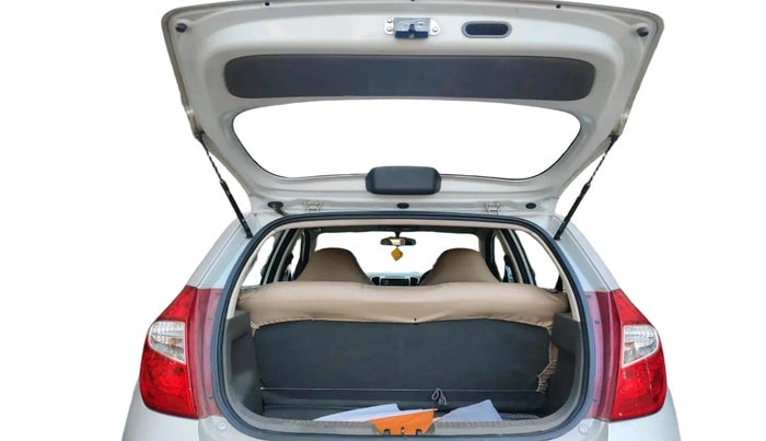 2014 Hyundai i10 MAGNA 1.1, Petrol, Manual, 77,624 km, exterior