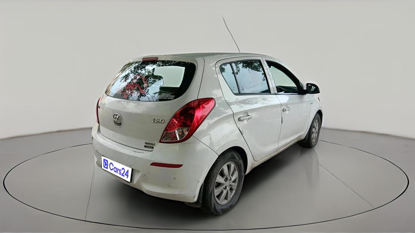 2013 Hyundai i20 SPORTZ 1.2, CNG, Manual, 1,62,671 km, exterior