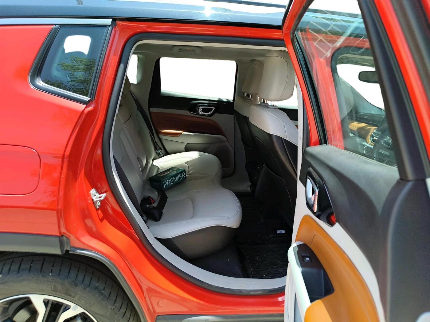 2022 Jeep Compass LIMITED (O) 2.0 DIESEL 4X4 AT, Diesel, Automatic, 1,10,382 km, interior
