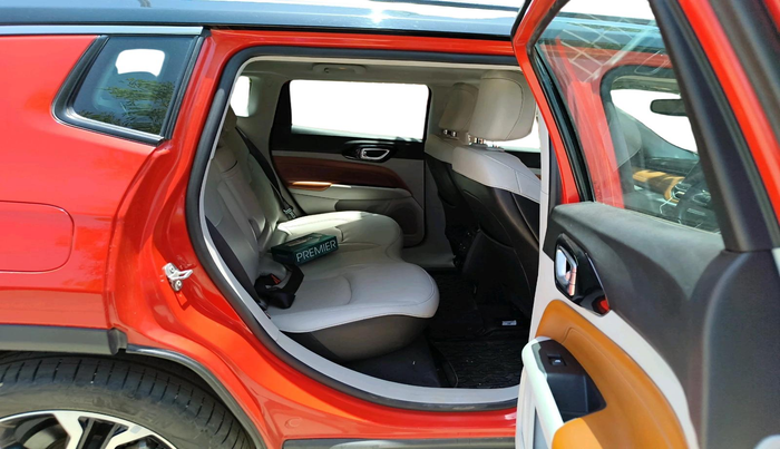2022 Jeep Compass LIMITED (O) 2.0 DIESEL 4X4 AT, Diesel, Automatic, 1,10,382 km, interior