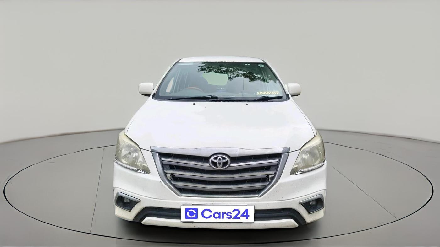 2014 Toyota Innova 2.5 GX 8 STR, Diesel, Manual, 2,12,095 km, exterior