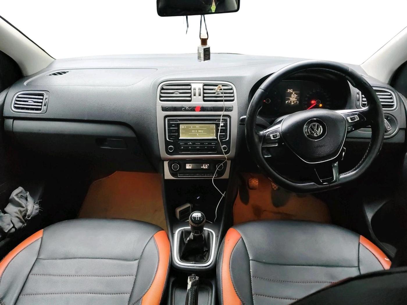2014 Volkswagen Polo HIGHLINE1.5L, Diesel, Manual, 79,588 km, interior
