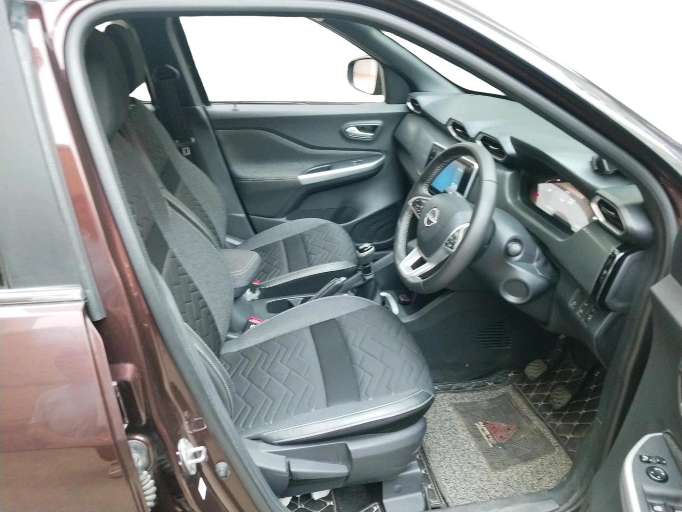 2023 Nissan MAGNITE XV PREMIUM DUAL TONE, Petrol, Manual, 11,766 km, interior