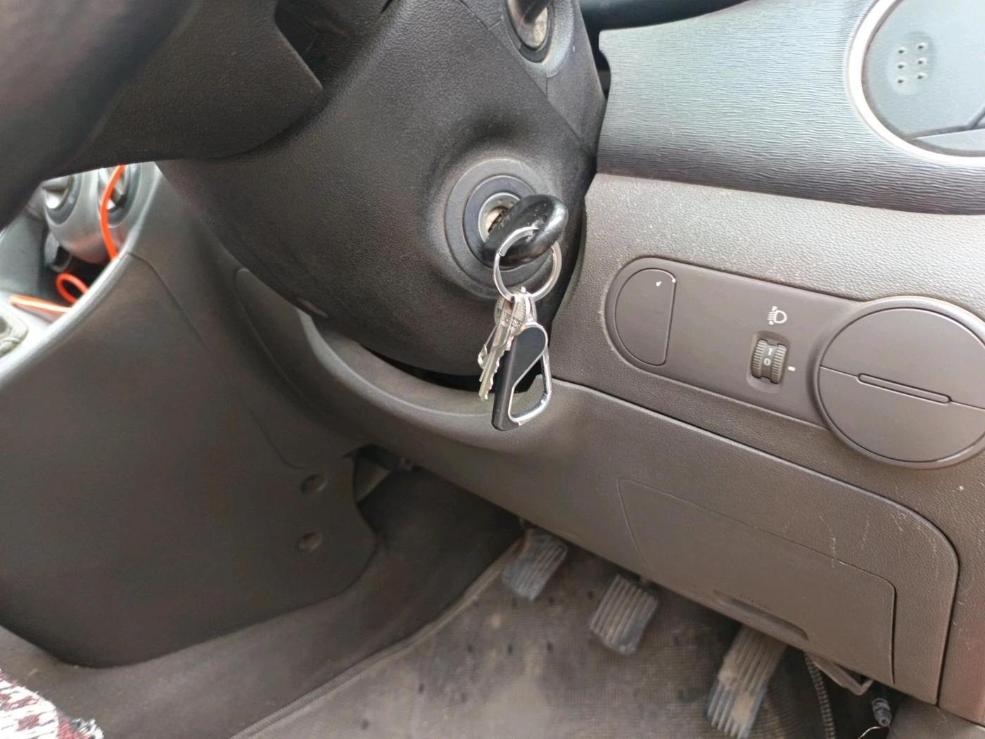 2011 Hyundai i10 ERA 1.1, CNG, Manual, 1,00,055 km, interior