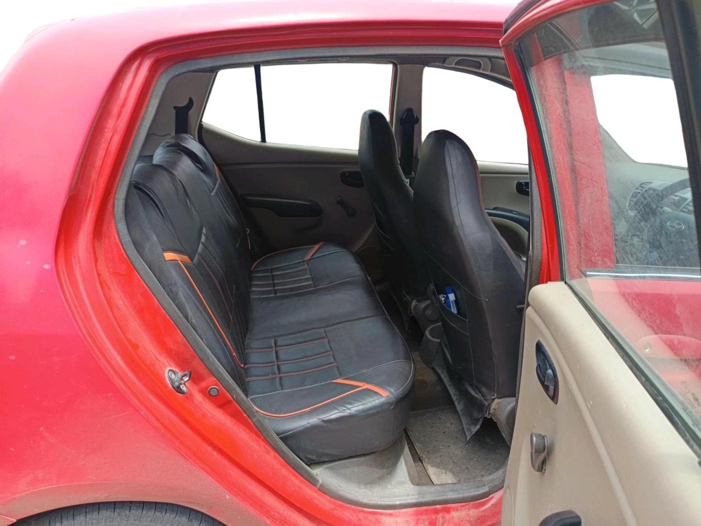 2011 Hyundai i10 ERA 1.1, CNG, Manual, 1,00,055 km, interior