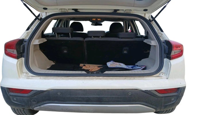 2020 Mahindra XUV300 W8 1.2 PETROL, Petrol, Manual, 73,117 km, exterior