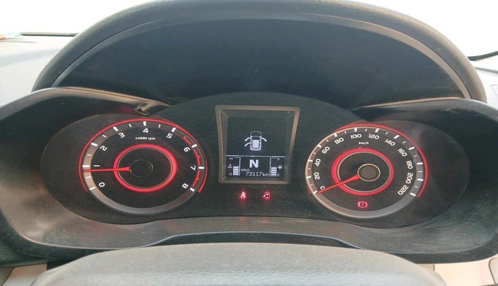 2020 Mahindra XUV300 W8 1.2 PETROL, Petrol, Manual, 73,117 km, interior