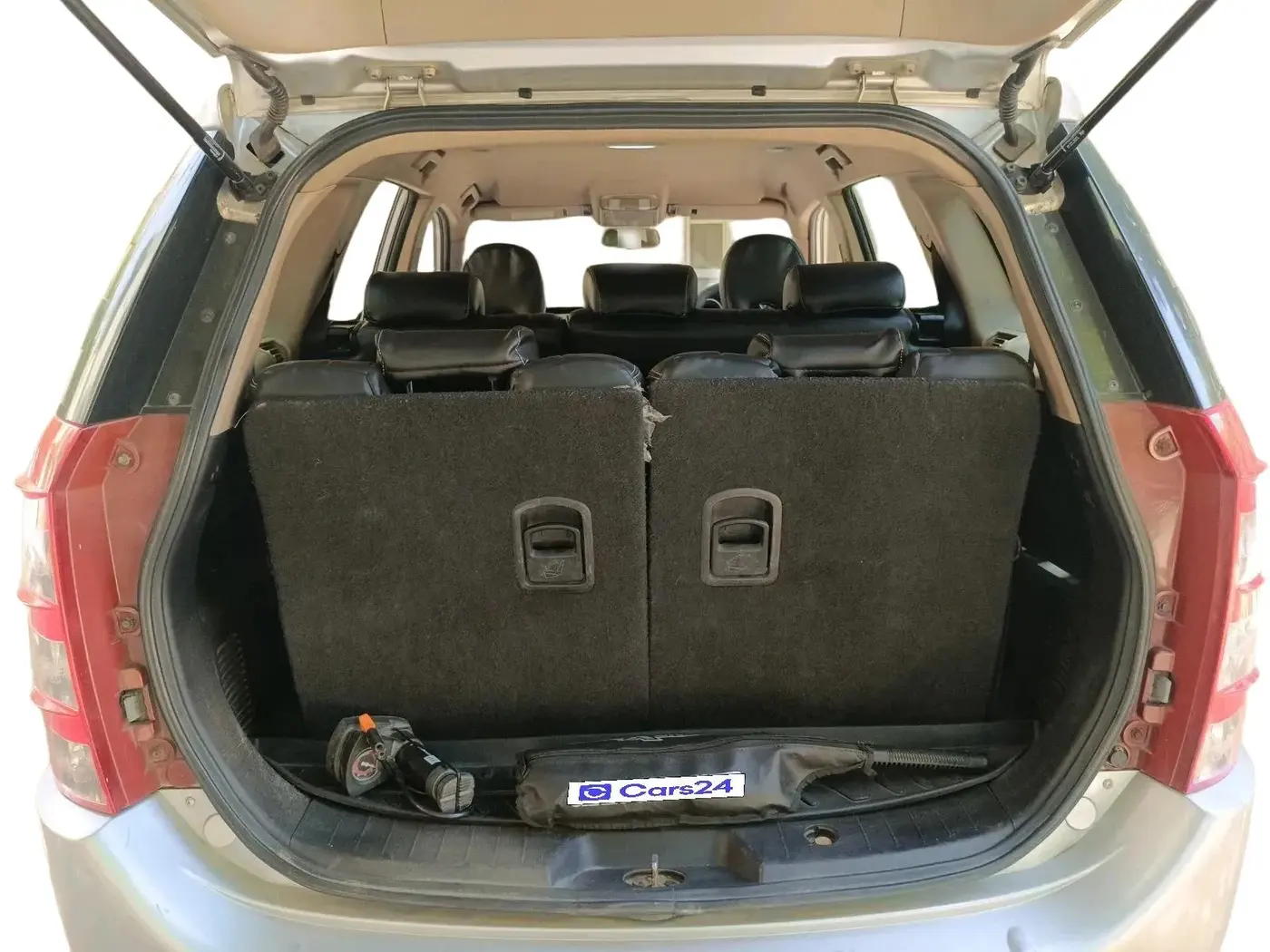 2015 Mahindra XUV500 W8, Diesel, Manual, 76,652 km, exterior