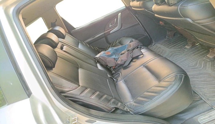 2015 Mahindra XUV500 W8, Diesel, Manual, 76,652 km, interior