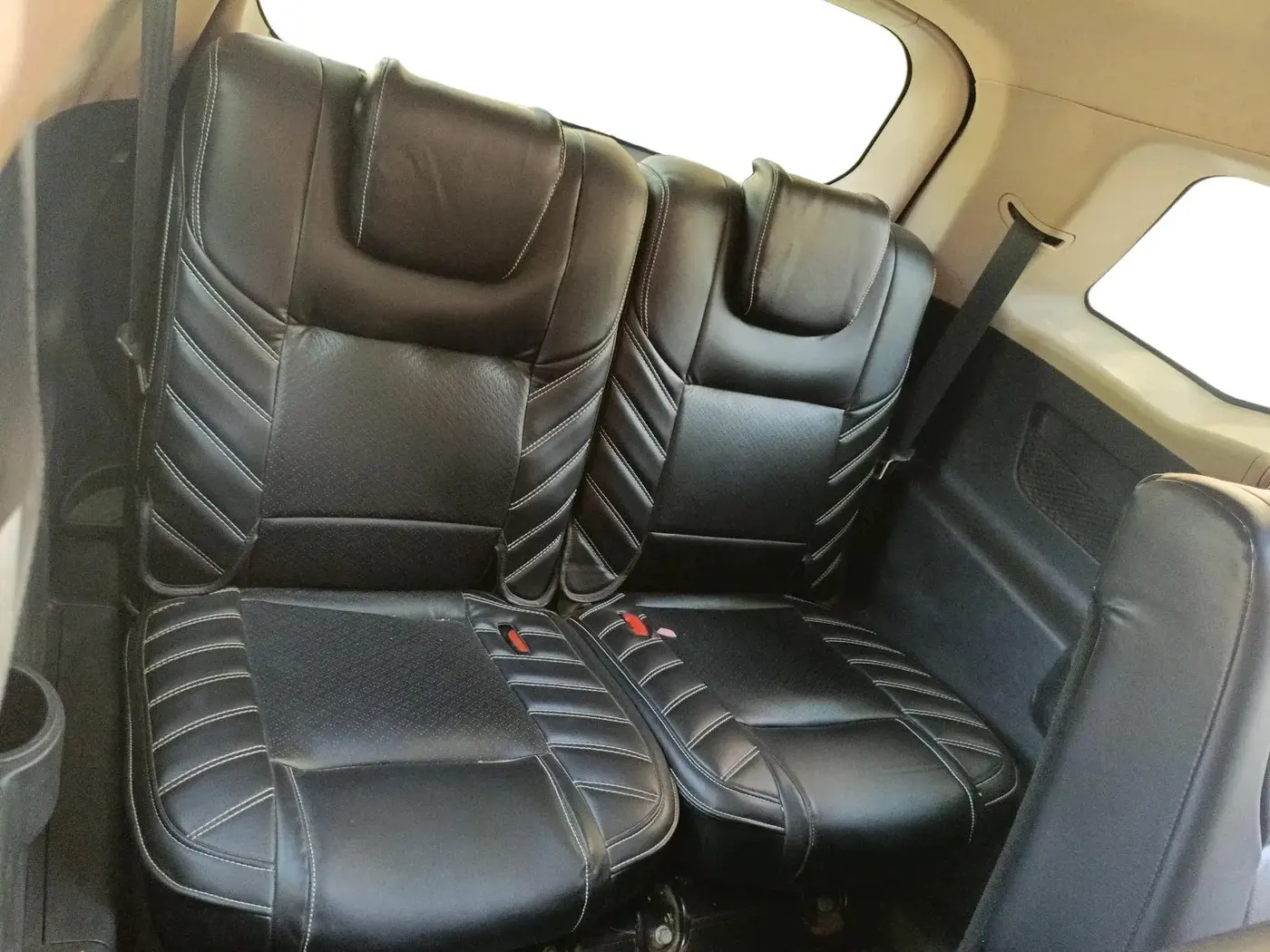 2015 Mahindra XUV500 W8, Diesel, Manual, 76,652 km, interior