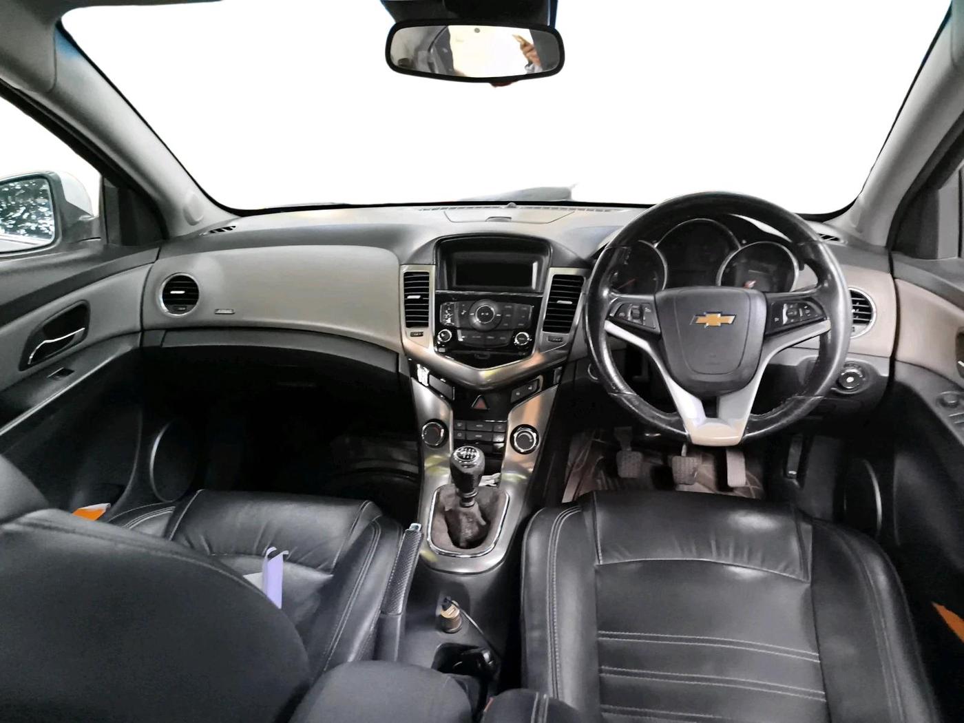 2014 Chevrolet Cruze LTZ, Diesel, Manual, 1,36,227 km, interior
