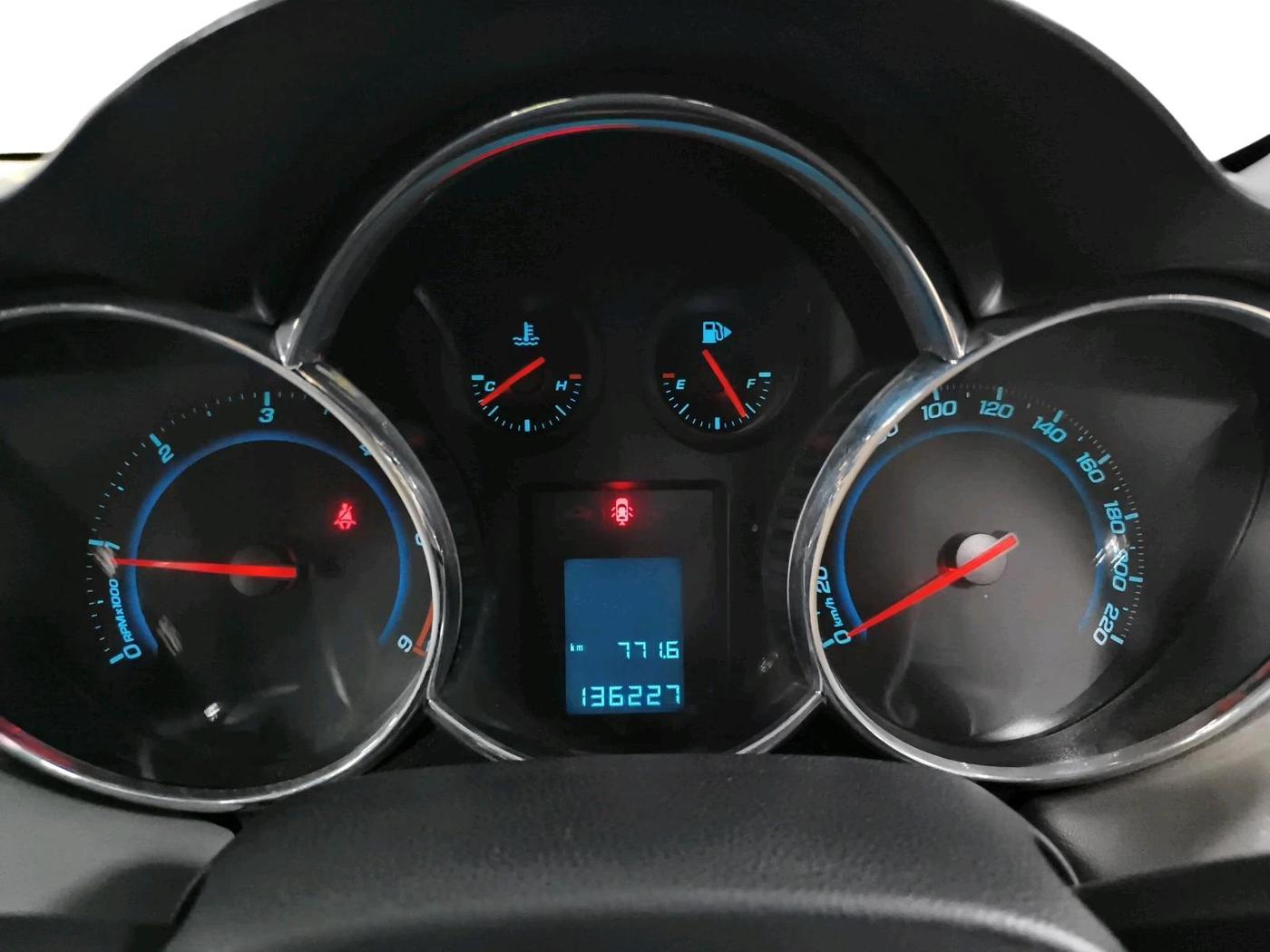 2014 Chevrolet Cruze LTZ, Diesel, Manual, 1,36,227 km, interior